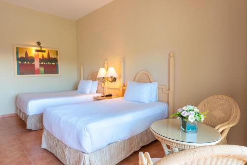 Habitación Deluxe del hotel Eurostars Grand Cayacoa