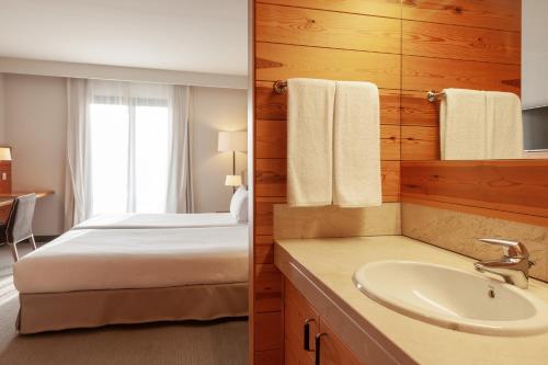 Habitación Doble Superior del hotel Montanyà and Lodge. Foto 12