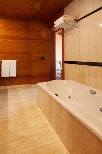 Suite Junior del hotel Montanyà and Lodge. Foto 2