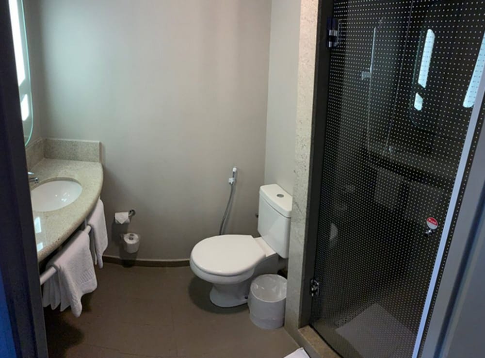 Habitación Standard con 2 camas individuales del hotel Ibis Fortaleza Centro De Eventos. Foto 3