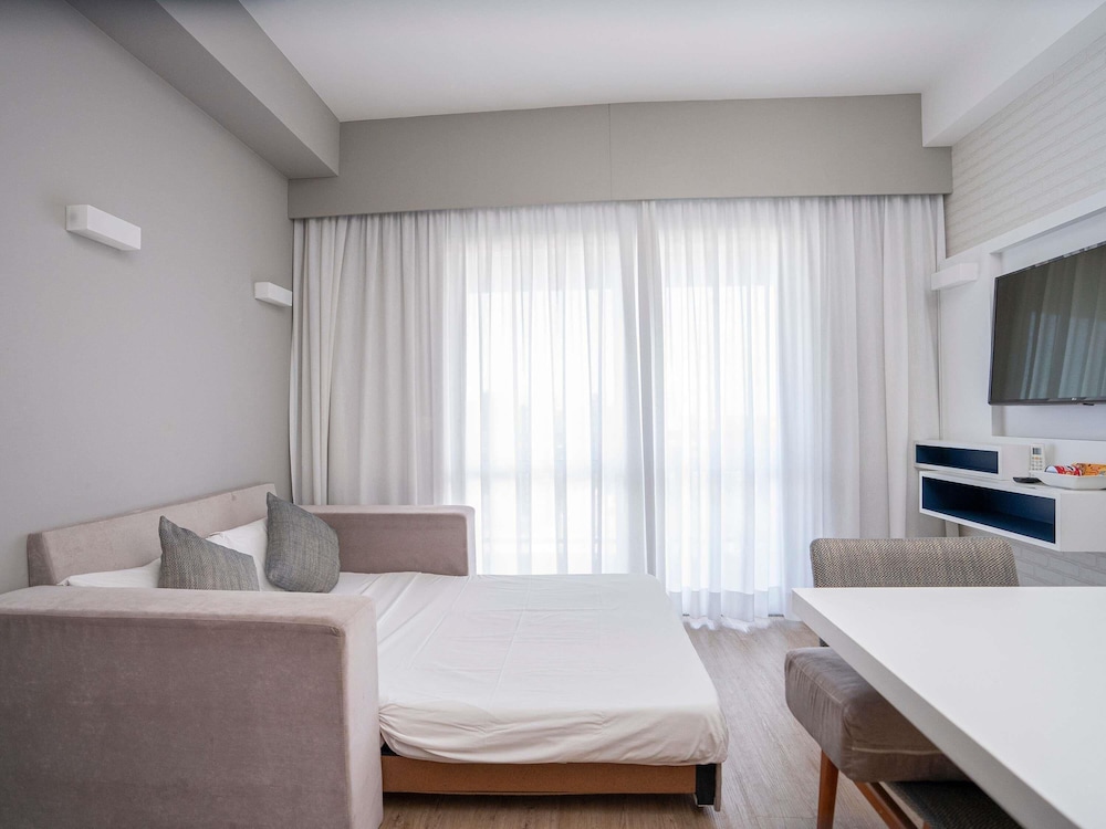 Apartamento Deluxe con cama King Size y cocina equipada del hotel Mercure São Bernardo Do Campo. Foto 9