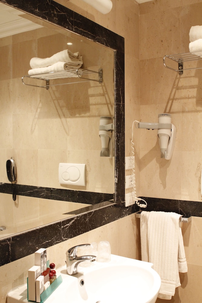 Habitación Individual Estándar del hotel Boutique Trevi. Foto 3