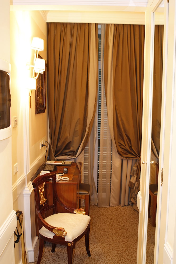 Habitación Familiar del hotel Boutique Trevi. Foto 2