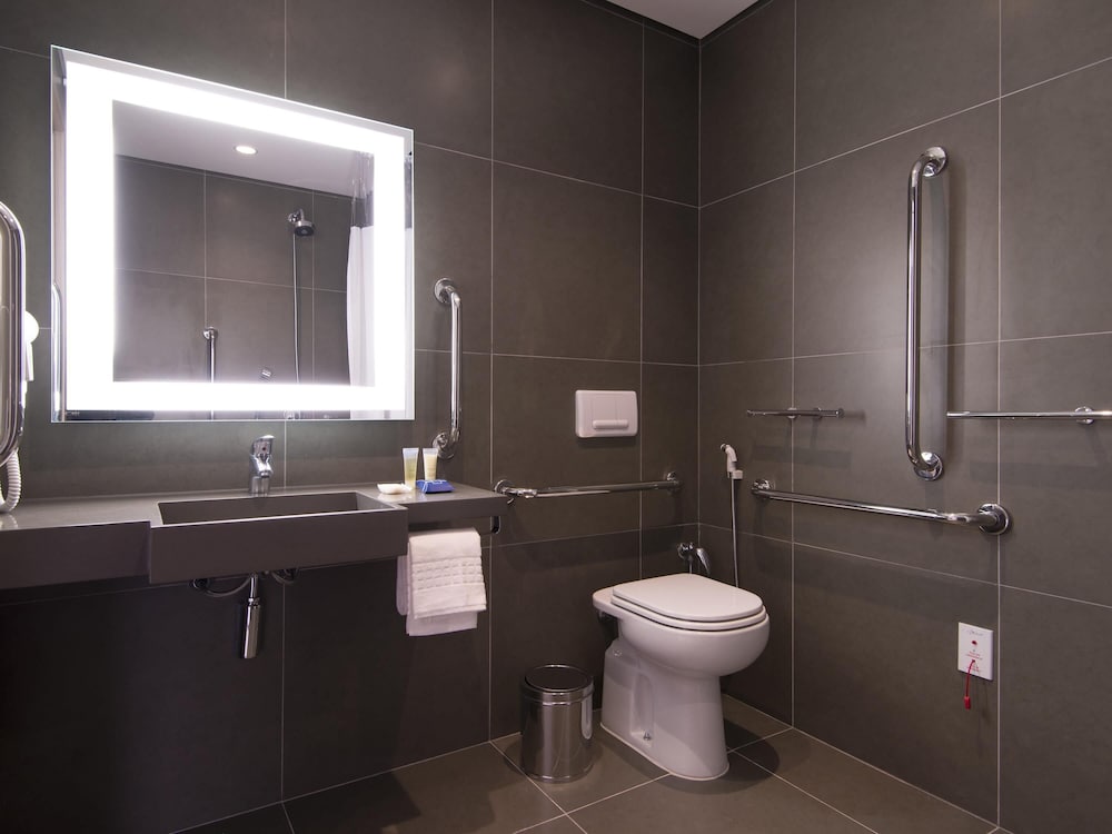 HABITACIÓN STANDARD ADAPTADA CON 1 CAMA DOBLE del hotel Novotel São Paulo Berrini. Foto 5