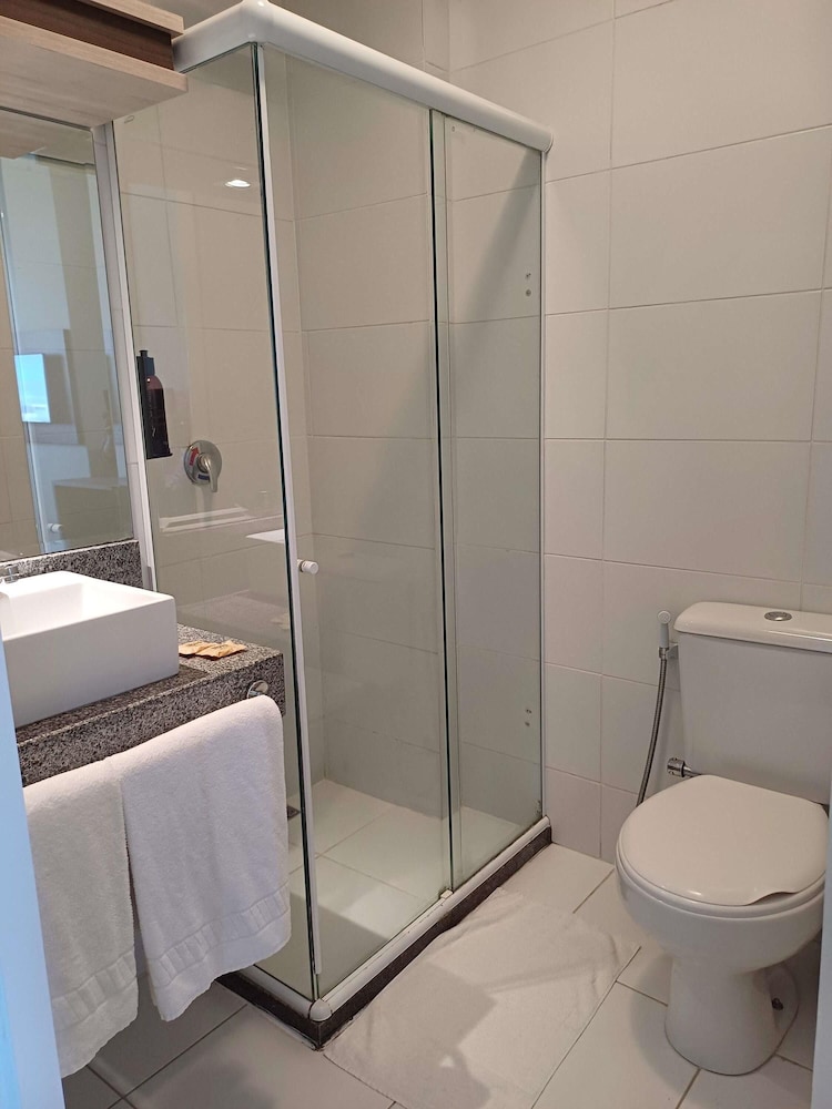 Habitación Standard con una cama doble del hotel Ibis Styles Vitoria Da Conquista. Foto 4