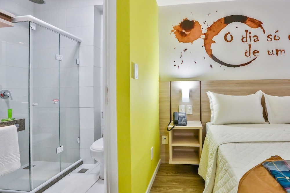 Habitación Standard con una cama doble del hotel Ibis Styles Vitoria Da Conquista. Foto 8