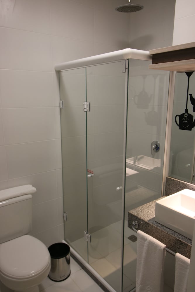 Habitación Standard con 2 camas individuales del hotel Ibis Styles Vitoria Da Conquista. Foto 7
