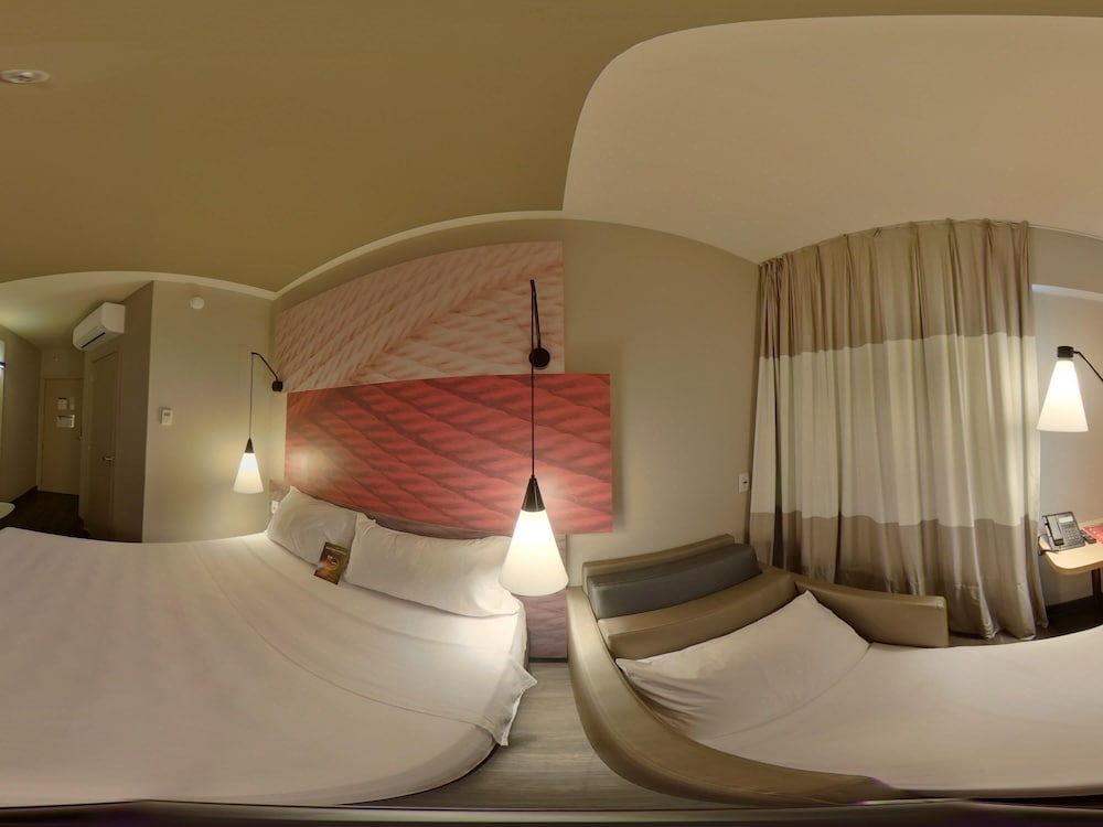 Habitación estándar con 1 cama doble y 1 cama individual del hotel Ibis Natal. Foto 6