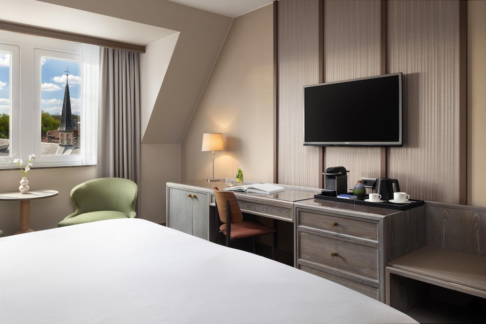 Habitación superior (View) del hotel NH Brugge. Foto 1