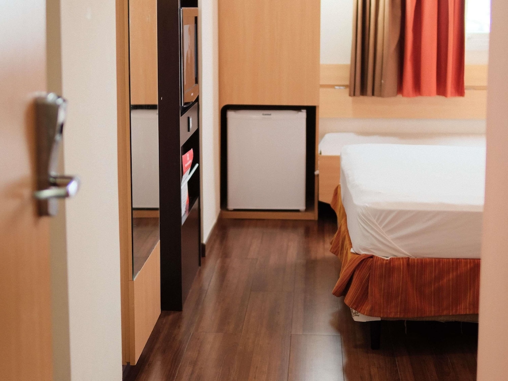 Habitación Standard con cama doble del hotel Ibis Feira De Santana. Foto 8