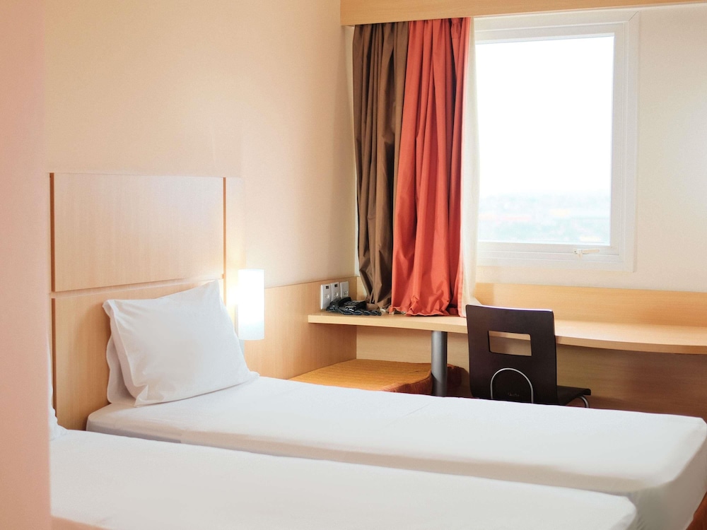 Habitación Standard con 2 camas individuales del hotel Ibis Feira De Santana. Foto 6