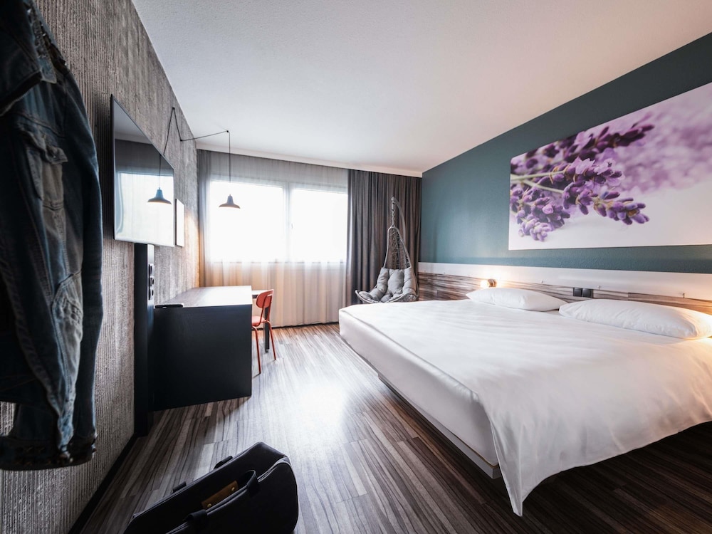 Habitación estándar con cama king size del hotel Ibis Styles Linz