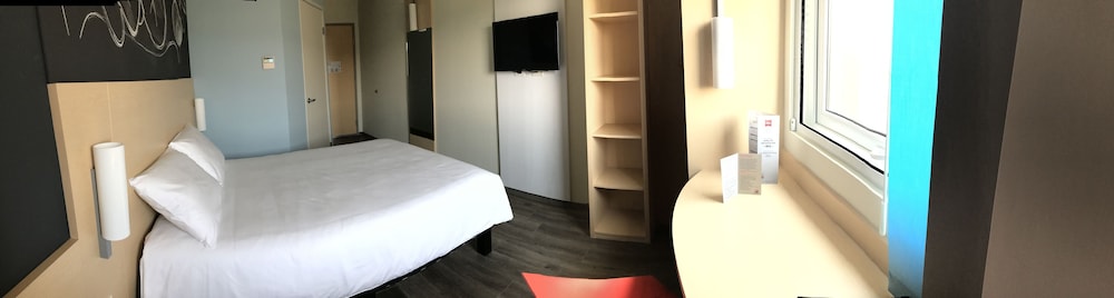 Habitación, 1 cama doble del hotel Ibis Irapuato. Foto 2