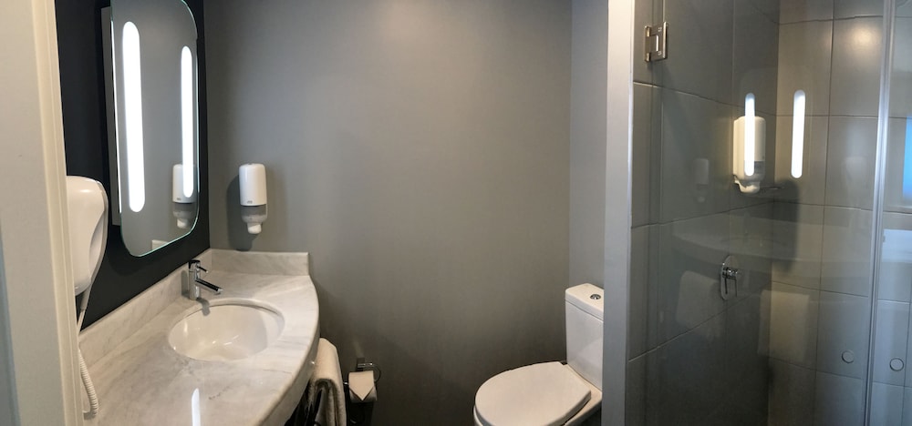 Habitación, 1 cama doble del hotel Ibis Irapuato. Foto 6