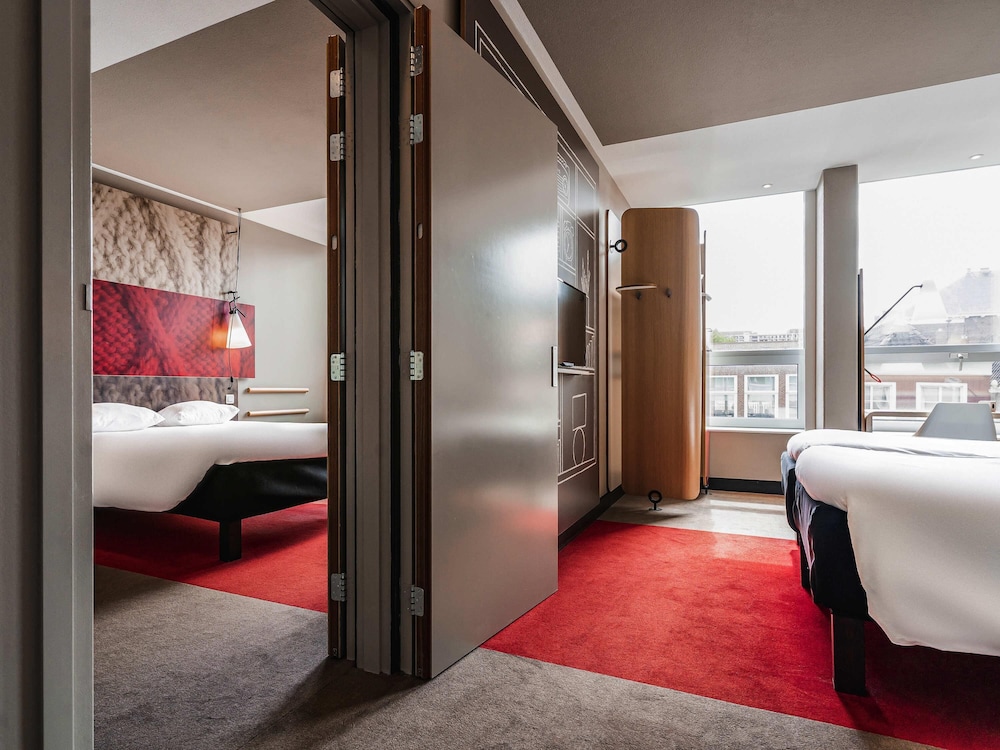 Habitación familiar, 2 camas dobles, habitaciones comunicadas del hotel Ibis Den Haag City Centre