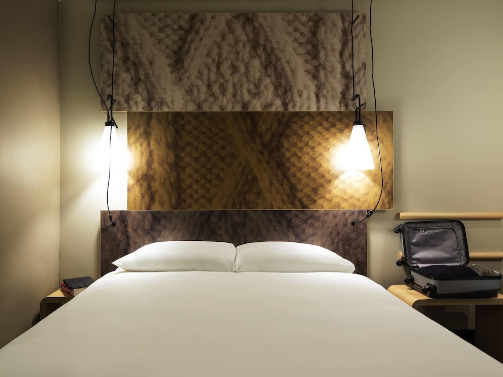 Habitación, 1 cama doble del hotel Ibis Den Haag City Centre. Foto 6
