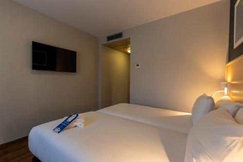 Habitación Doble - 2 camas del hotel Travelodge Madrid Torrelaguna. Foto 8