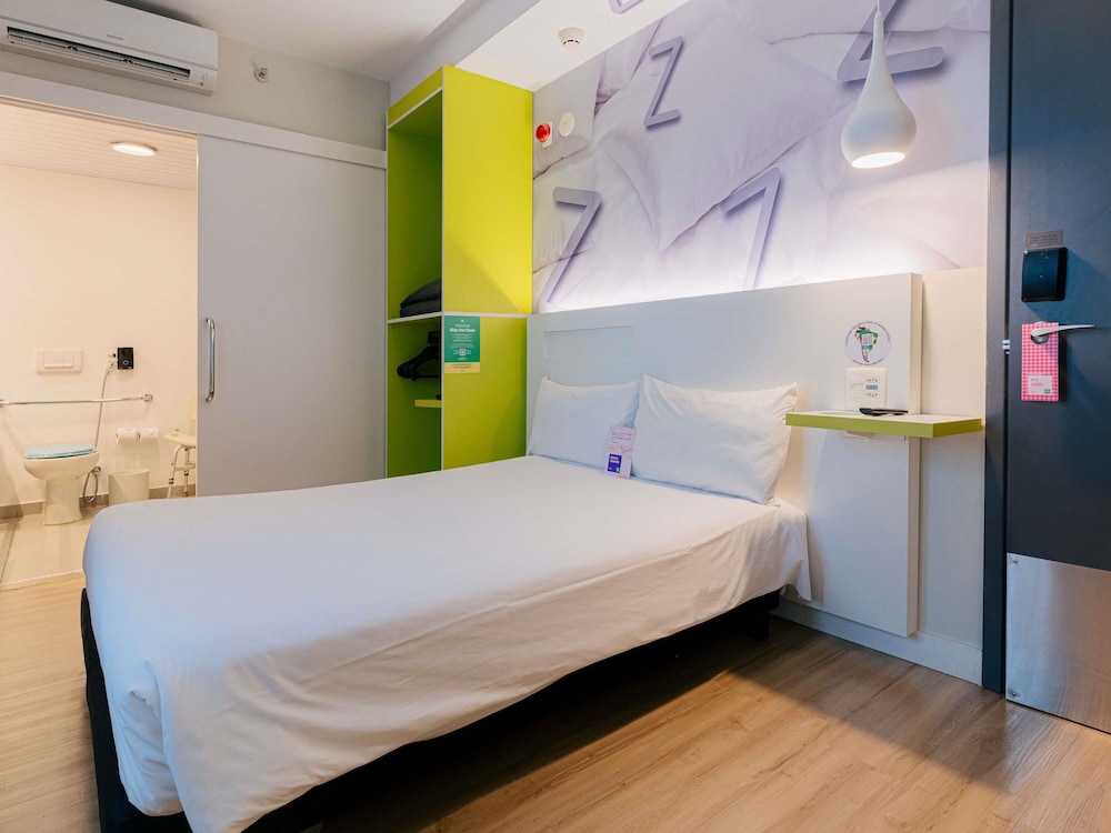 Habitación adaptada para huéspedes con limitaciones físicas del hotel Ibis Styles Sao Paulo Barra Funda