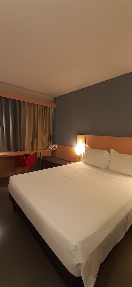 Habitación, 1 cama doble, accesible para personas con discapacidad (Accessible) del hotel Ibis Cascavel. Foto 1