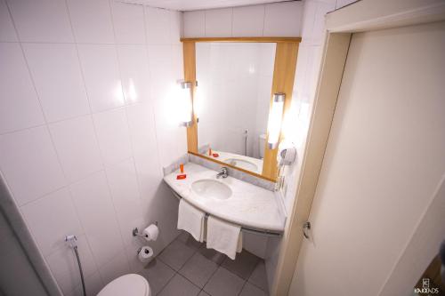 Habitación Doble Estándar del hotel Ibis Petrolina. Foto 8