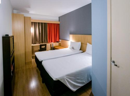 Habitación Doble Estándar - 2 camas del hotel Ibis Petrolina. Foto 10