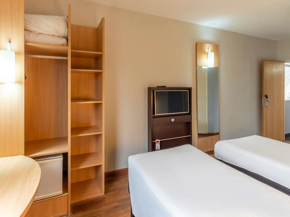Apartamento Standard: 2 camas individuales del hotel Ibis Piracicaba. Foto 4