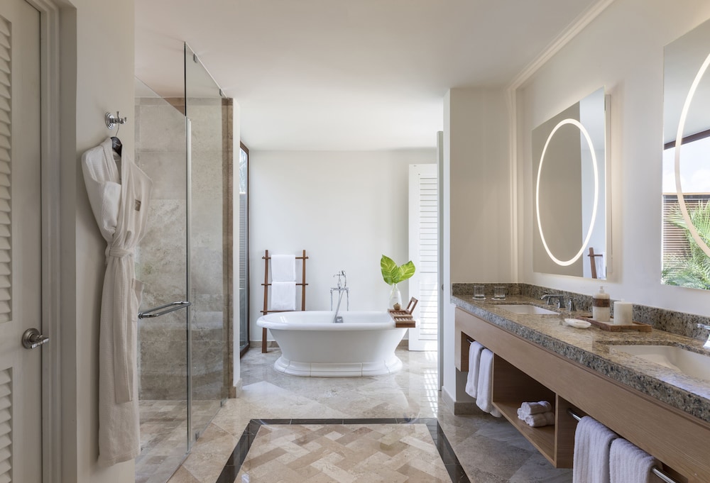 Suite presidencial, 1 cama de matrimonio grande (Camaleon) del hotel Fairmont Mayakoba. Foto 5