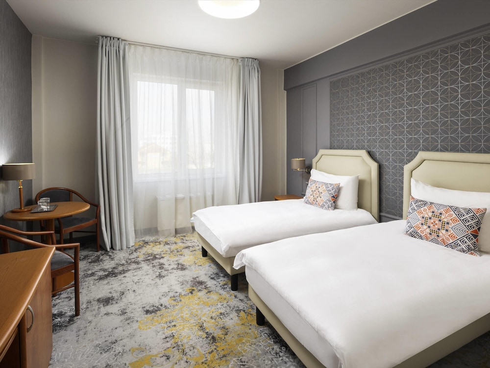 Habitación estándar con 2 camas individuales del hotel Mercure Sibiu Airport