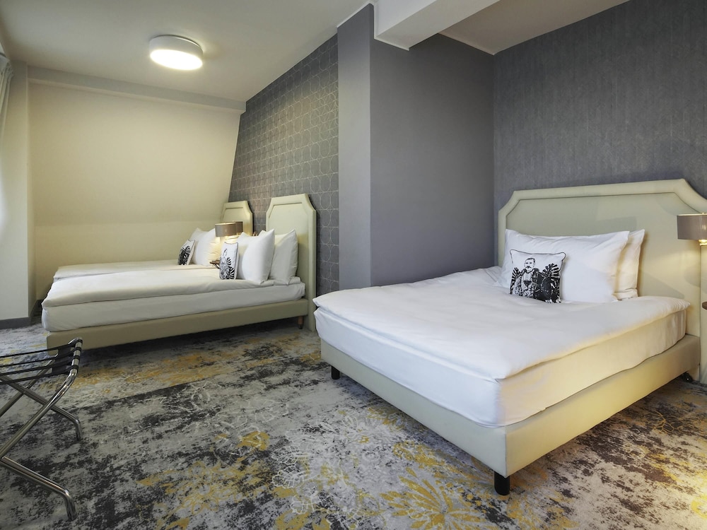 Habitación Estándar con 3 camas individuales del hotel Mercure Sibiu Airport