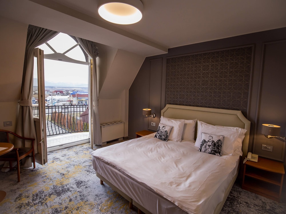 Habitación Privilege con 1 cama doble del hotel Mercure Sibiu Airport. Foto 5