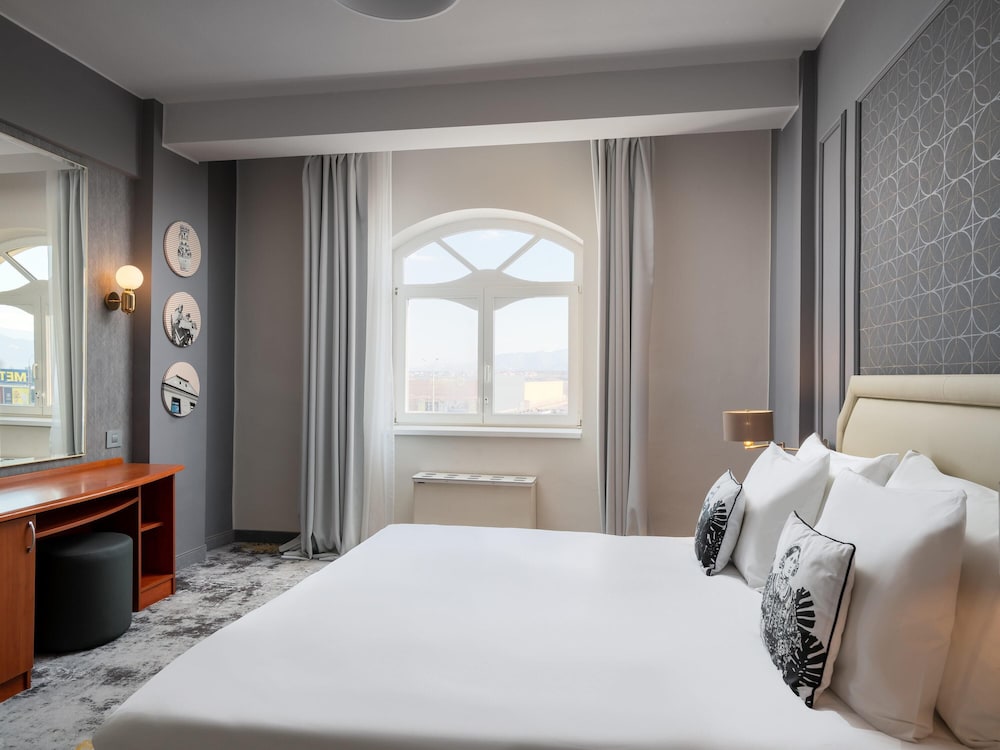 Suite Junior del hotel Mercure Sibiu Airport. Foto 2