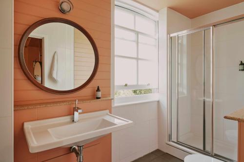 City Studio with Garden View del hotel Ember Locke. Foto 6