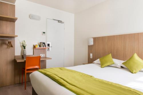 Habitación Doble del hotel Bel Oranger Gare de Lyon. Foto 1