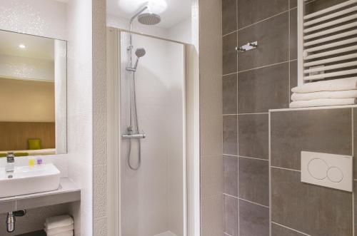 Habitación Doble del hotel Bel Oranger Gare de Lyon. Foto 4