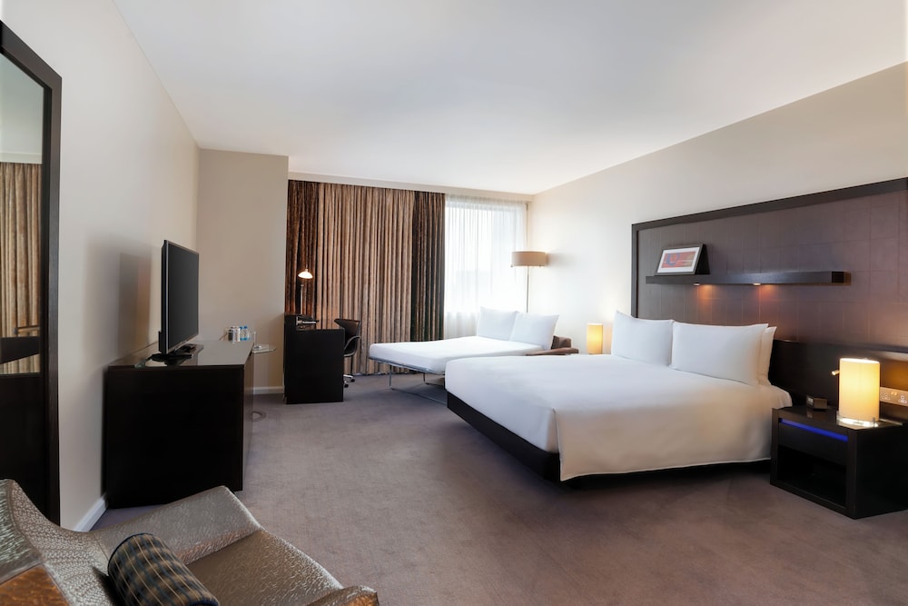 Habitación Deluxe, 1 cama de matrimonio grande con sofá cama del hotel Hilton London Canary Wharf. Foto 2