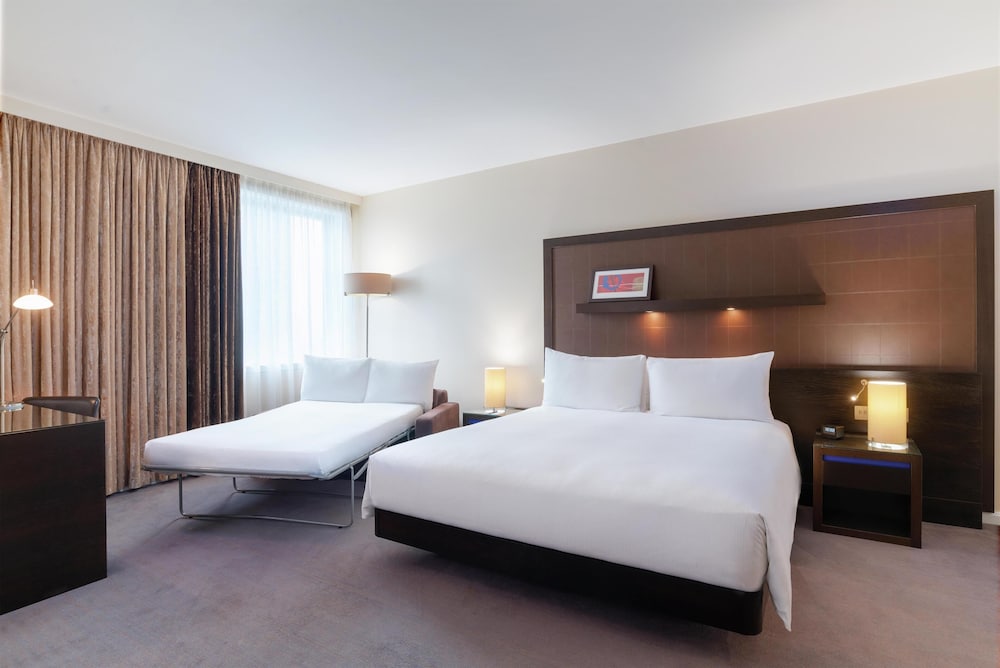 Habitación Deluxe, 1 cama de matrimonio grande con sofá cama del hotel Hilton London Canary Wharf. Foto 3