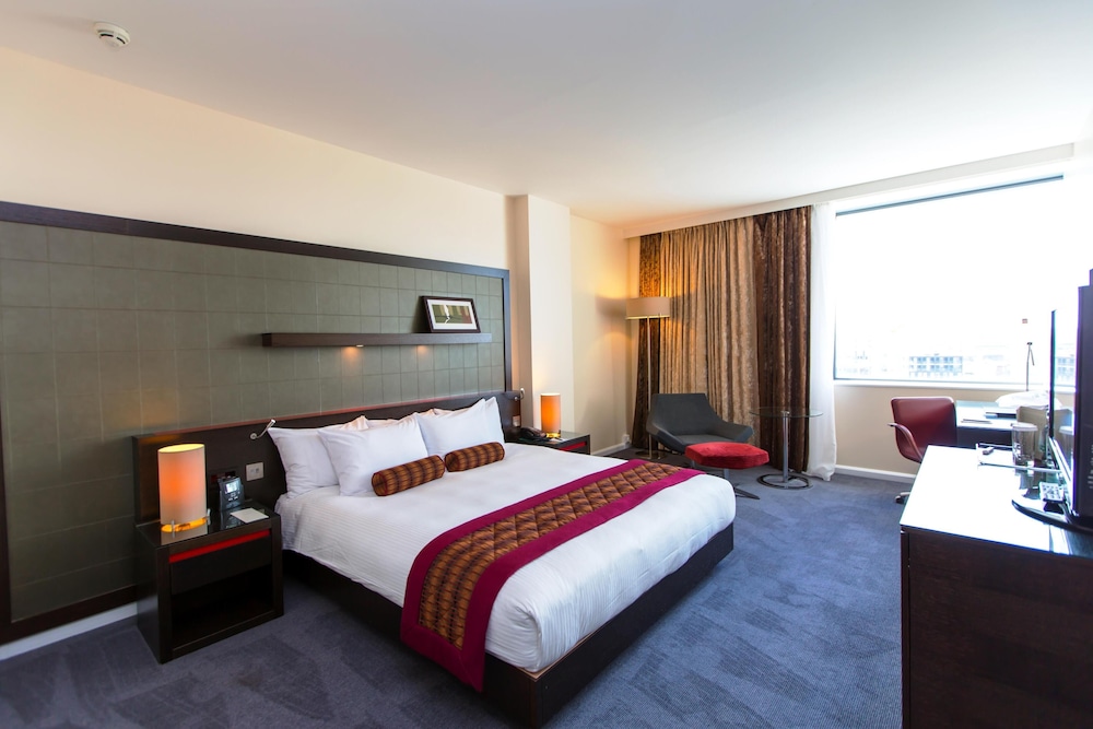 Habitación ejecutiva, 1 cama de matrimonio grande del hotel Hilton London Canary Wharf. Foto 2