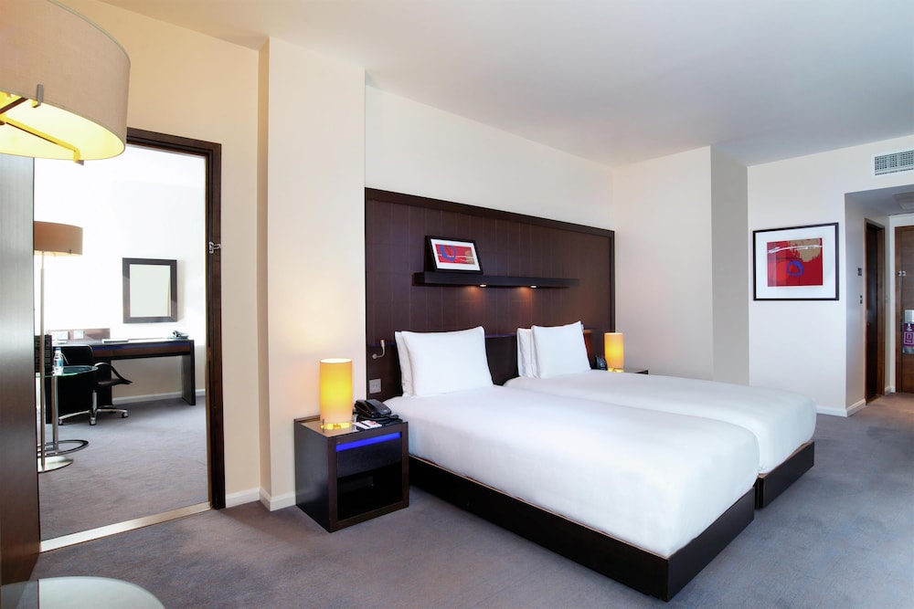Habitación familiar, 2 habitaciones, habitaciones comunicadas del hotel Hilton London Canary Wharf. Foto 5