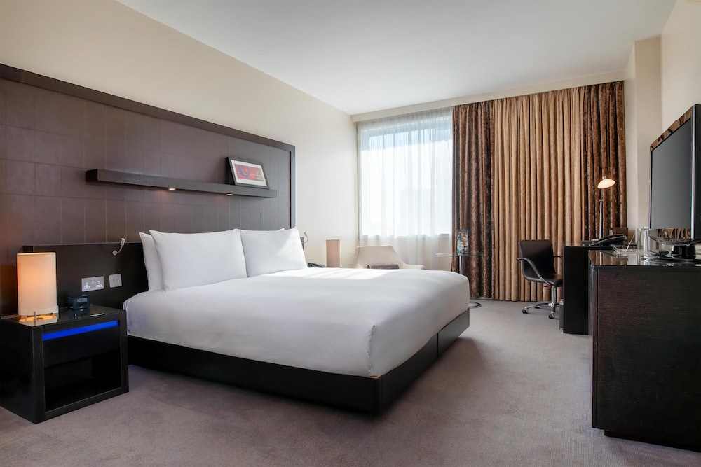 Habitación Deluxe, 1 cama de matrimonio grande del hotel Hilton London Canary Wharf. Foto 7