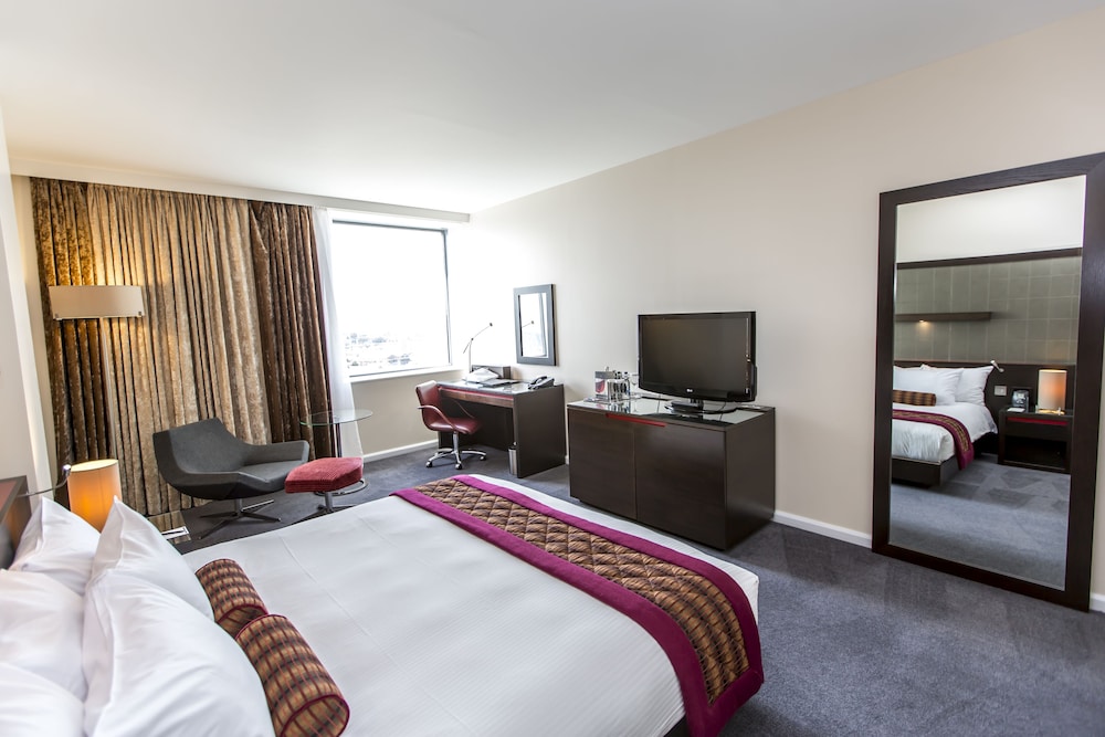 Habitación ejecutiva, 1 cama de matrimonio grande del hotel Hilton London Canary Wharf. Foto 4