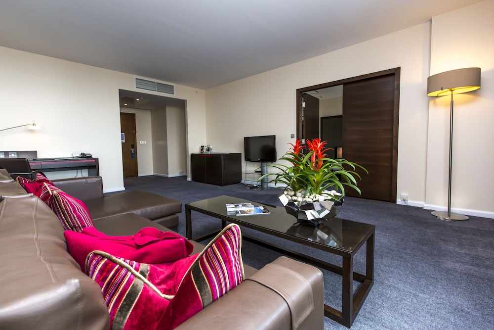 Suite ejecutiva, 1 cama de matrimonio grande del hotel Hilton London Canary Wharf. Foto 6