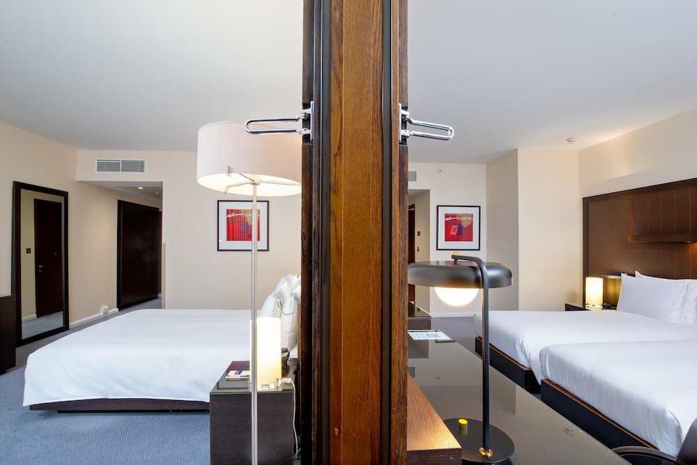 Habitación familiar, 2 habitaciones, habitaciones comunicadas del hotel Hilton London Canary Wharf. Foto 9