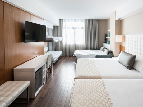 Habitación familiar Grand del hotel Catalonia Ramblas. Foto 2