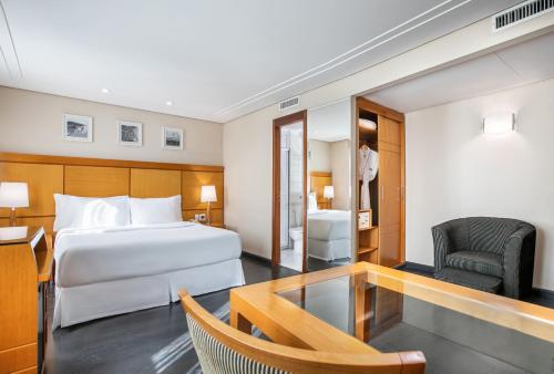 Habitación Deluxe con cama extragrande del hotel Melia Jardim Europa