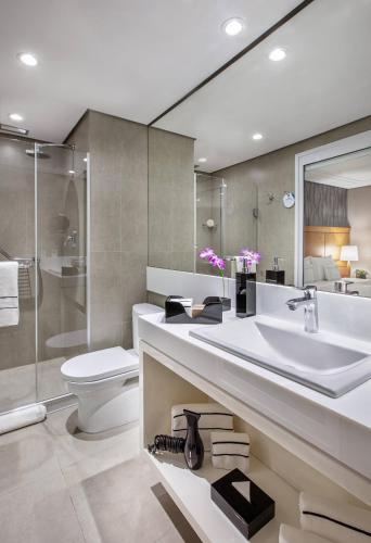 Habitación Premium con cama extragrande del hotel Melia Jardim Europa. Foto 4