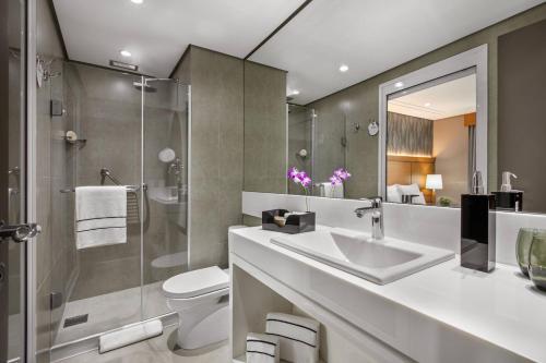 Alojamiento Premium con balcón - Cama extragrande del hotel Melia Jardim Europa. Foto 3