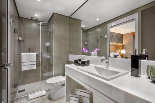 Alojamiento Premium con balcón - Cama extragrande del hotel Melia Jardim Europa. Foto 3