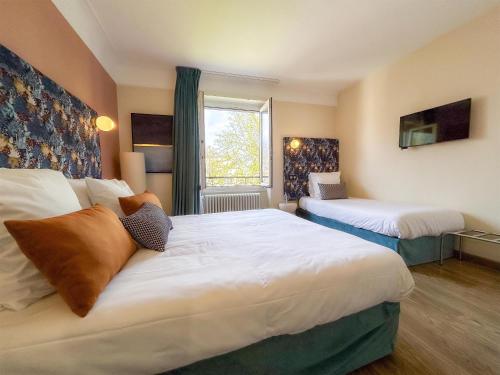 Habitación Confort con cama grande y cama individual adicional del hotel de la Bourse, Mulhouse Gare, Sure Hotel Collection by Best Western. Foto 2