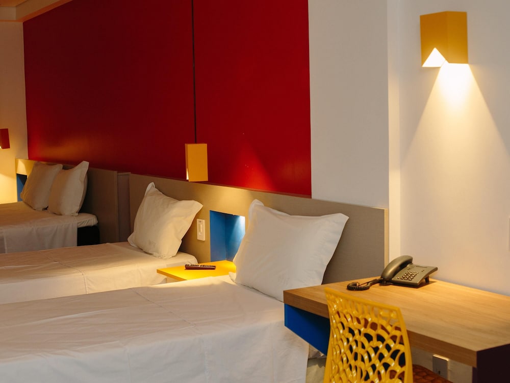 Habitación Familiar del hotel Ibis Styles Campina Grande. Foto 2