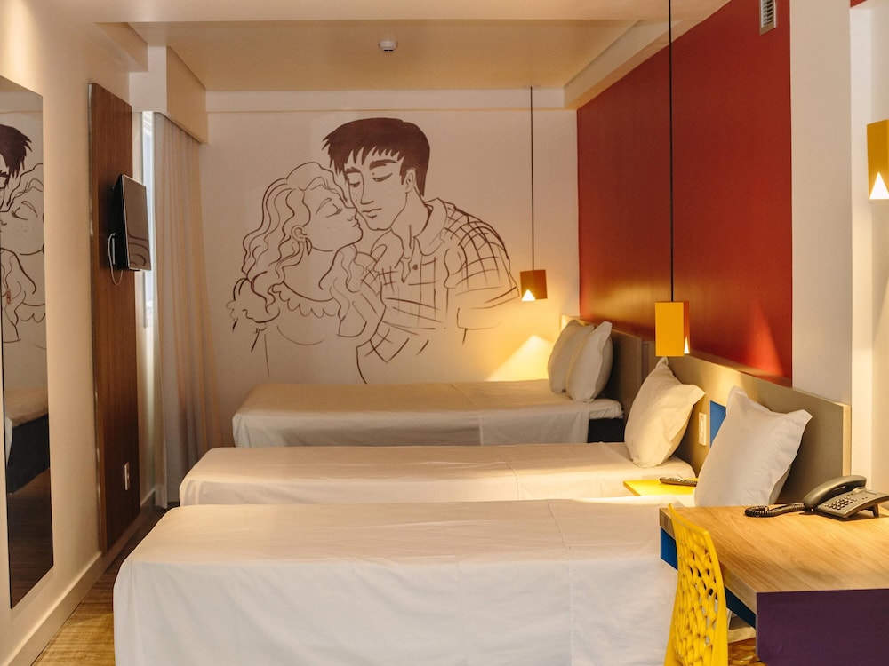 Habitación Familiar del hotel Ibis Styles Campina Grande. Foto 3